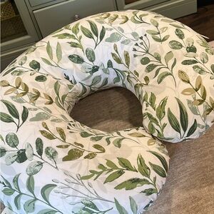Boppy Nursing Pillow (green leaves)